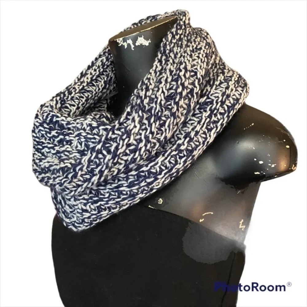 Old Navy Blue Chunky Infinity